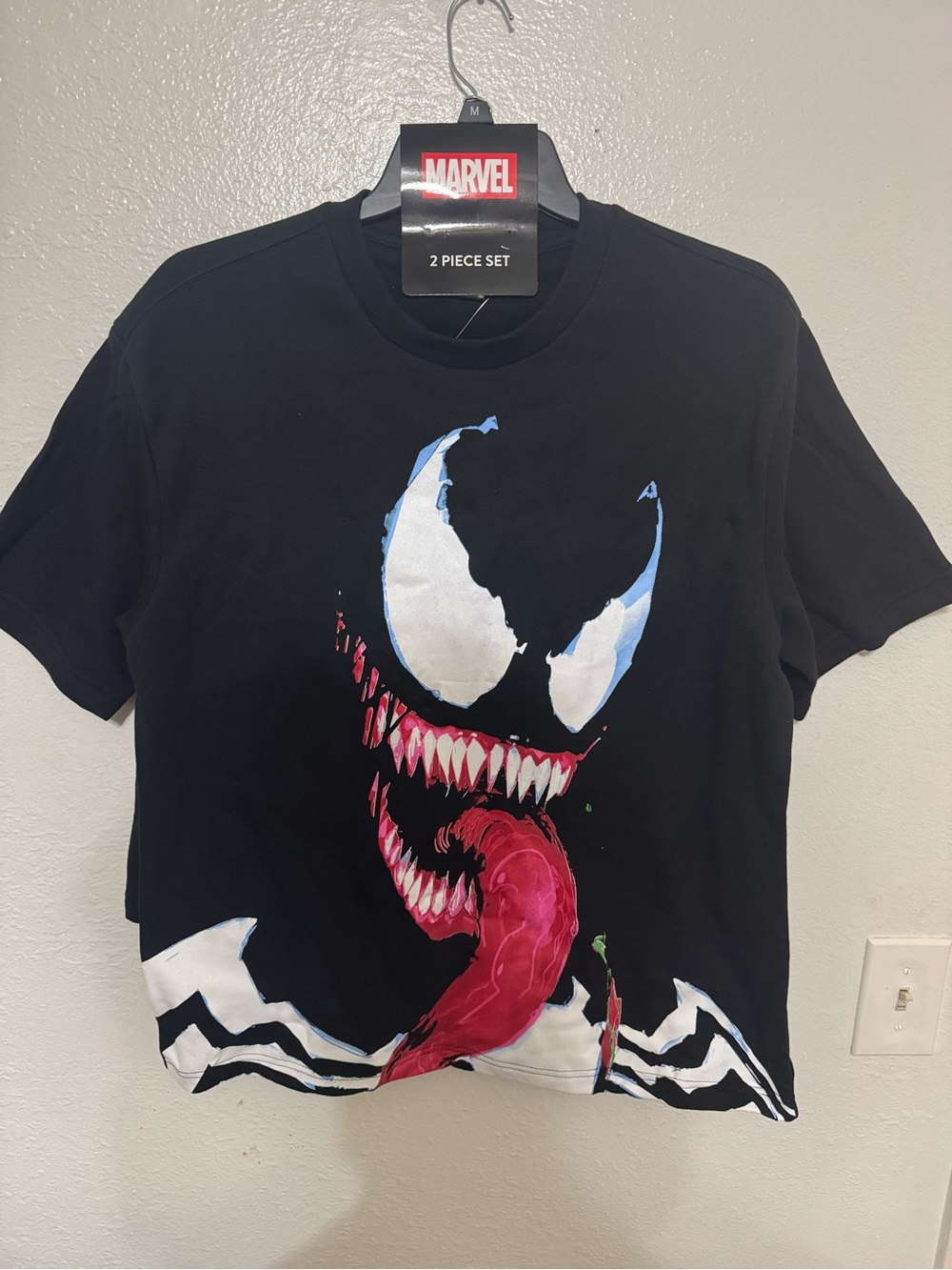 Marvel’s Venom Graphic Relaxed Fit Shirt and Shorts 2 Piece Set (Size Medium )
